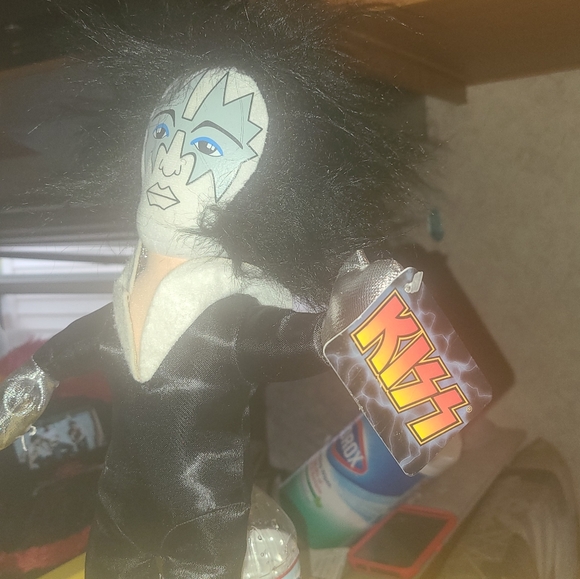 KISS Doll - Picture 2 of 16